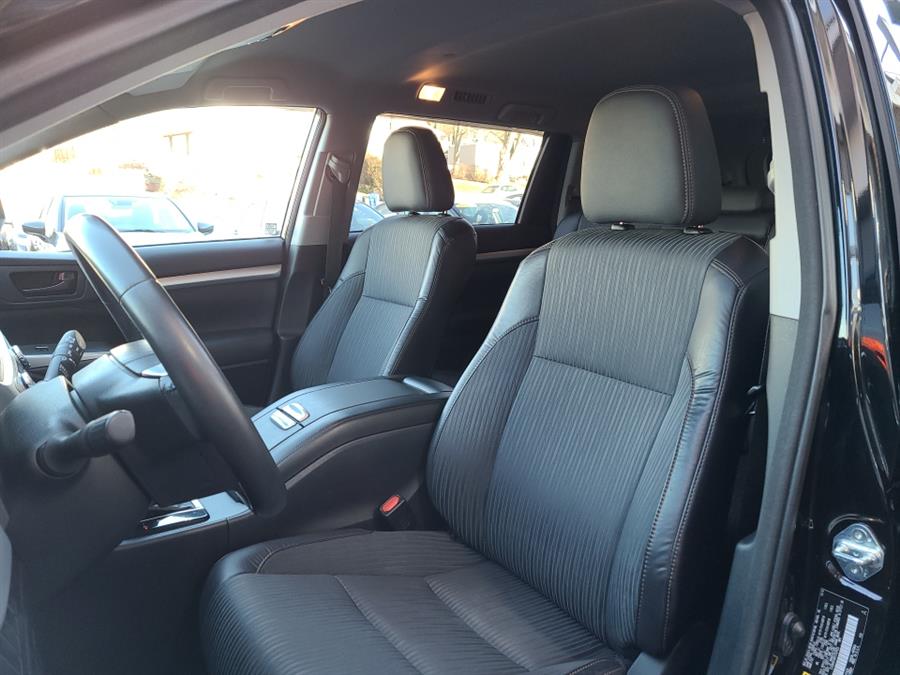 2015 Toyota Highlander AWD 4dr V6 LE, available for sale in Waterbury, Connecticut | National Auto Brokers, Inc.. Waterbury, Connecticut 2015 Toyota Highlander AWD 4dr V6 LE, available for sale in Waterbury, Connecticut | National Auto Brokers, Inc.. Waterbury, Connecticut