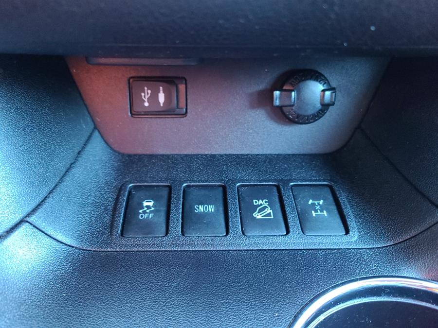 2015 Toyota Highlander AWD 4dr V6 LE, available for sale in Waterbury, Connecticut | National Auto Brokers, Inc.. Waterbury, Connecticut 2015 Toyota Highlander AWD 4dr V6 LE, available for sale in Waterbury, Connecticut | National Auto Brokers, Inc.. Waterbury, Connecticut