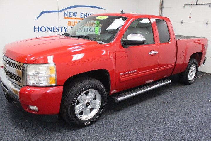 2010 Chevrolet Silverado 1500 4WD Ext Cab 143.5" LT, available for sale in Plainville, Connecticut | New England Auto Sales LLC. Plainville, Connecticut