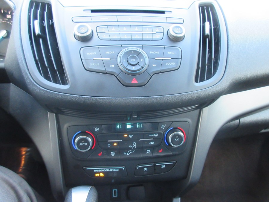 2017 Ford Escape SE 4WD, available for sale in Linden, New Jersey | Route 27 Auto Mall. Linden, New Jersey 2017 Ford Escape SE 4WD, available for sale in Linden, New Jersey | Route 27 Auto Mall. Linden, New Jersey