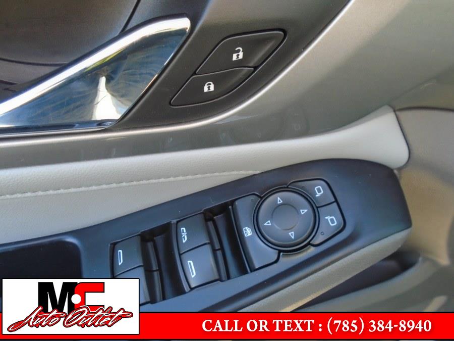 2018 Chevrolet Traverse FWD 4dr LT Cloth w/1LT, available for sale in Colby, Kansas | M C Auto Outlet Inc. Colby, Kansas 2018 Chevrolet Traverse FWD 4dr LT Cloth w/1LT, available for sale in Colby, Kansas | M C Auto Outlet Inc. Colby, Kansas