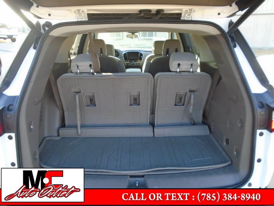 2018 Chevrolet Traverse FWD 4dr LT Cloth w/1LT, available for sale in Colby, Kansas | M C Auto Outlet Inc. Colby, Kansas 2018 Chevrolet Traverse FWD 4dr LT Cloth w/1LT, available for sale in Colby, Kansas | M C Auto Outlet Inc. Colby, Kansas
