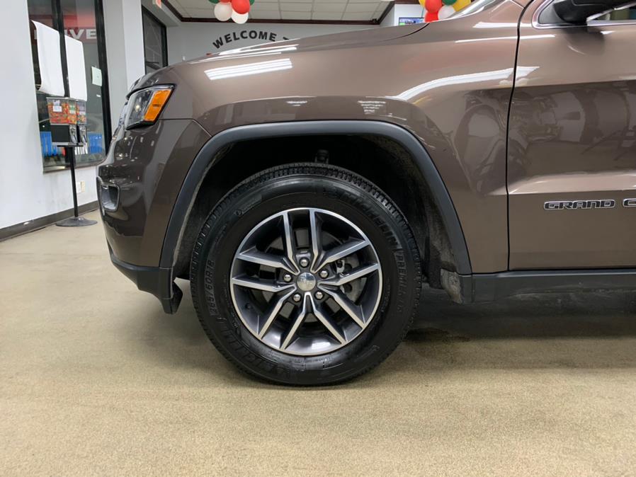2017 Jeep Limited Grand Cherokee Limited 4x4, available for sale in Inwood, New York | 5 Towns Drive. Inwood, New York 2017 Jeep Limited Grand Cherokee Limited 4x4, available for sale in Inwood, New York | 5 Towns Drive. Inwood, New York