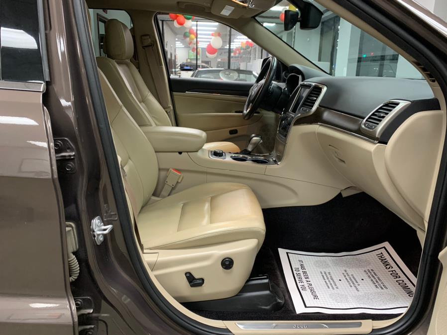 2017 Jeep Limited Grand Cherokee Limited 4x4, available for sale in Inwood, New York | 5 Towns Drive. Inwood, New York 2017 Jeep Limited Grand Cherokee Limited 4x4, available for sale in Inwood, New York | 5 Towns Drive. Inwood, New York
