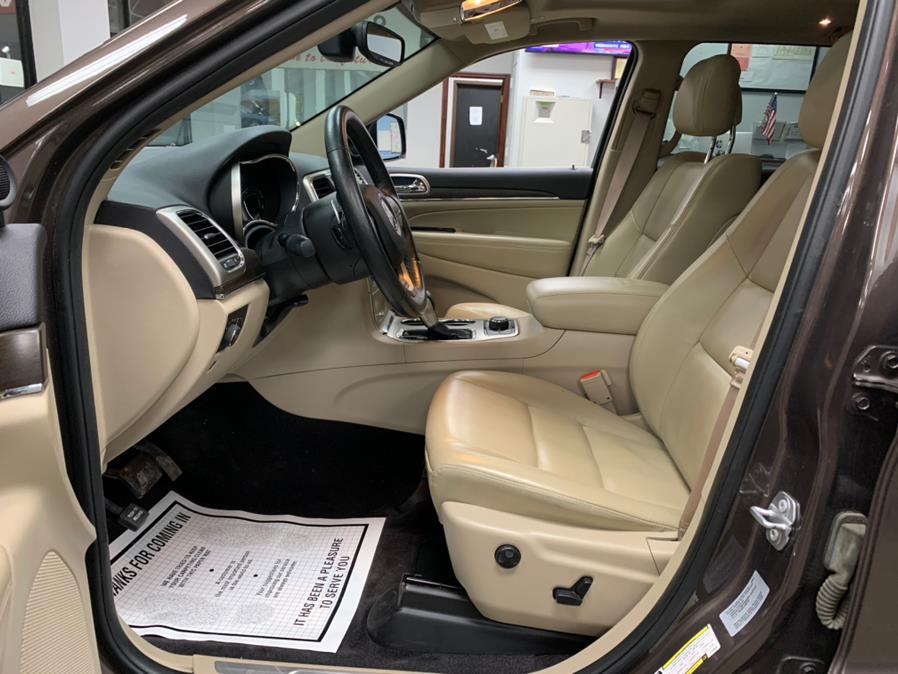 2017 Jeep Limited Grand Cherokee Limited 4x4, available for sale in Inwood, New York | 5 Towns Drive. Inwood, New York 2017 Jeep Limited Grand Cherokee Limited 4x4, available for sale in Inwood, New York | 5 Towns Drive. Inwood, New York