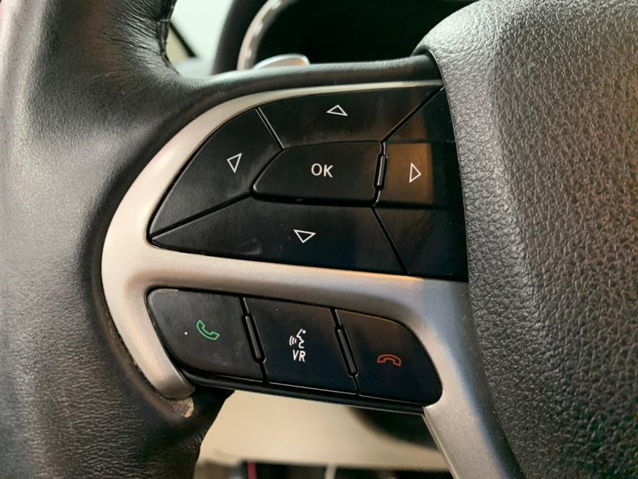 2017 Jeep Limited Grand Cherokee Limited 4x4, available for sale in Inwood, New York | 5 Towns Drive. Inwood, New York 2017 Jeep Limited Grand Cherokee Limited 4x4, available for sale in Inwood, New York | 5 Towns Drive. Inwood, New York