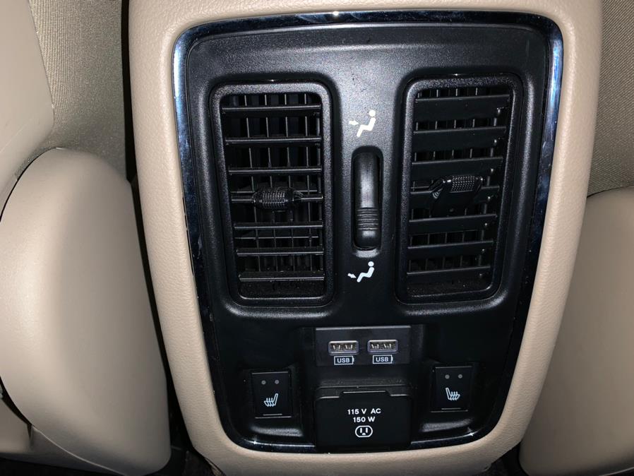 2017 Jeep Limited Grand Cherokee Limited 4x4, available for sale in Inwood, New York | 5 Towns Drive. Inwood, New York 2017 Jeep Limited Grand Cherokee Limited 4x4, available for sale in Inwood, New York | 5 Towns Drive. Inwood, New York