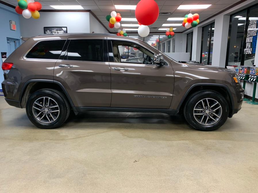 2017 Jeep Limited Grand Cherokee Limited 4x4, available for sale in Inwood, New York | 5 Towns Drive. Inwood, New York 2017 Jeep Limited Grand Cherokee Limited 4x4, available for sale in Inwood, New York | 5 Towns Drive. Inwood, New York