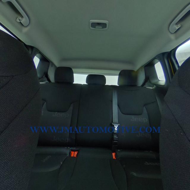 2016 Jeep Renegade 4WD 4dr Latitude, available for sale in Naugatuck, Connecticut | J&M Automotive Sls&Svc LLC. Naugatuck, Connecticut 2016 Jeep Renegade 4WD 4dr Latitude, available for sale in Naugatuck, Connecticut | J&M Automotive Sls&Svc LLC. Naugatuck, Connecticut