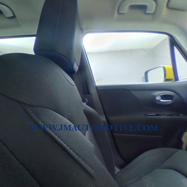 2016 Jeep Renegade 4WD 4dr Latitude, available for sale in Naugatuck, Connecticut | J&M Automotive Sls&Svc LLC. Naugatuck, Connecticut 2016 Jeep Renegade 4WD 4dr Latitude, available for sale in Naugatuck, Connecticut | J&M Automotive Sls&Svc LLC. Naugatuck, Connecticut