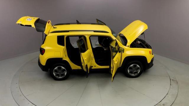 2016 Jeep Renegade 4WD 4dr Latitude, available for sale in Naugatuck, Connecticut | J&M Automotive Sls&Svc LLC. Naugatuck, Connecticut 2016 Jeep Renegade 4WD 4dr Latitude, available for sale in Naugatuck, Connecticut | J&M Automotive Sls&Svc LLC. Naugatuck, Connecticut