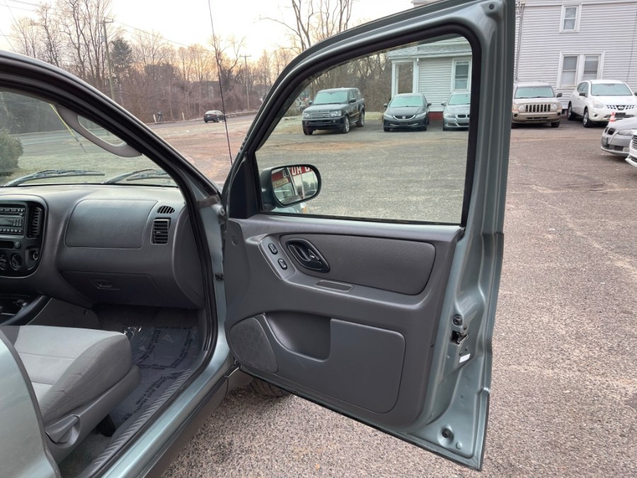 2007 Ford Escape 2WD 4dr I4 Auto XLS, available for sale in East Windsor, Connecticut | Toro Auto. East Windsor, Connecticut 2007 Ford Escape 2WD 4dr I4 Auto XLS, available for sale in East Windsor, Connecticut | Toro Auto. East Windsor, Connecticut