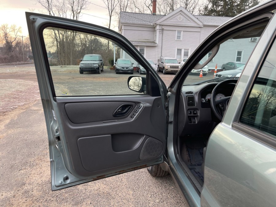2007 Ford Escape 2WD 4dr I4 Auto XLS, available for sale in East Windsor, Connecticut | Toro Auto. East Windsor, Connecticut 2007 Ford Escape 2WD 4dr I4 Auto XLS, available for sale in East Windsor, Connecticut | Toro Auto. East Windsor, Connecticut
