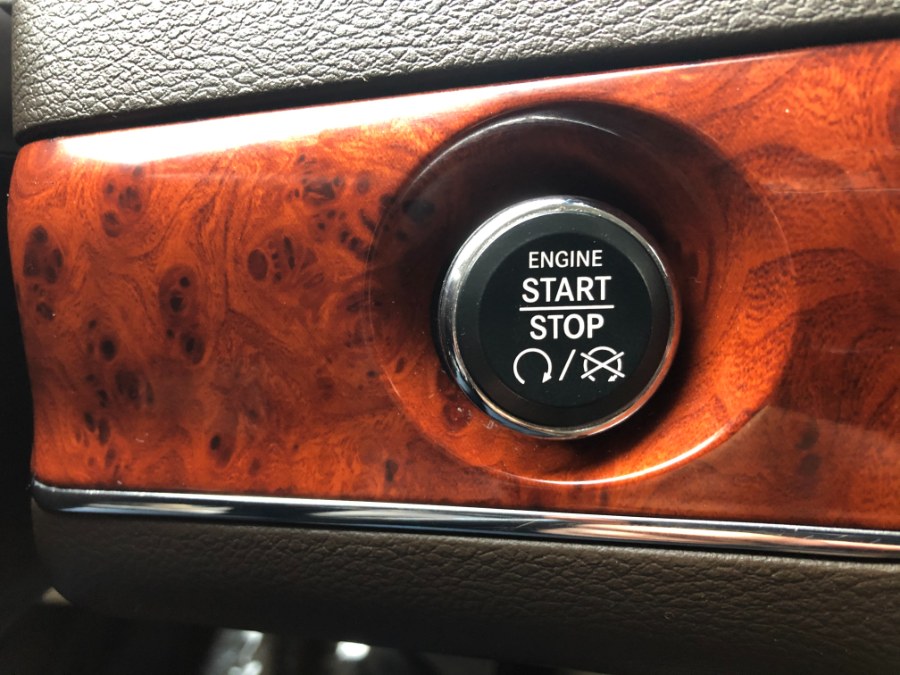 2014 Chrysler Town & Country 4dr Wgn Touring-L, available for sale in Bristol, Connecticut | Bristol Auto Center LLC. Bristol, Connecticut 2014 Chrysler Town & Country 4dr Wgn Touring-L, available for sale in Bristol, Connecticut | Bristol Auto Center LLC. Bristol, Connecticut
