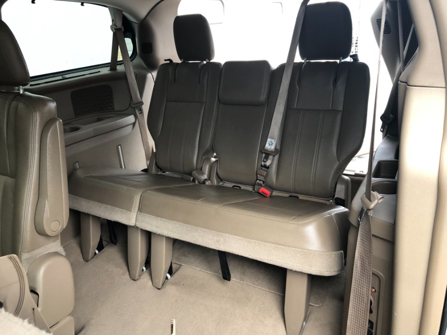 2014 Chrysler Town & Country 4dr Wgn Touring-L, available for sale in Bristol, Connecticut | Bristol Auto Center LLC. Bristol, Connecticut 2014 Chrysler Town & Country 4dr Wgn Touring-L, available for sale in Bristol, Connecticut | Bristol Auto Center LLC. Bristol, Connecticut