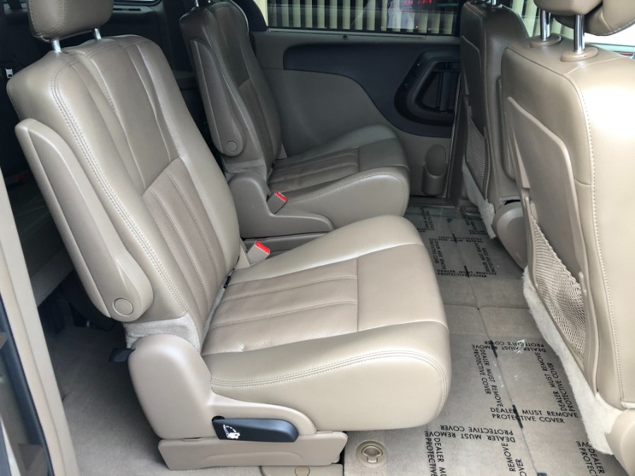 2014 Chrysler Town & Country 4dr Wgn Touring-L, available for sale in Bristol, Connecticut | Bristol Auto Center LLC. Bristol, Connecticut 2014 Chrysler Town & Country 4dr Wgn Touring-L, available for sale in Bristol, Connecticut | Bristol Auto Center LLC. Bristol, Connecticut