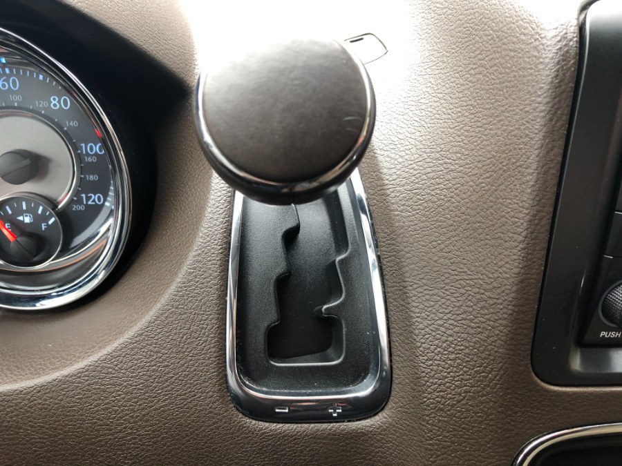 2014 Chrysler Town & Country 4dr Wgn Touring-L, available for sale in Bristol, Connecticut | Bristol Auto Center LLC. Bristol, Connecticut 2014 Chrysler Town & Country 4dr Wgn Touring-L, available for sale in Bristol, Connecticut | Bristol Auto Center LLC. Bristol, Connecticut
