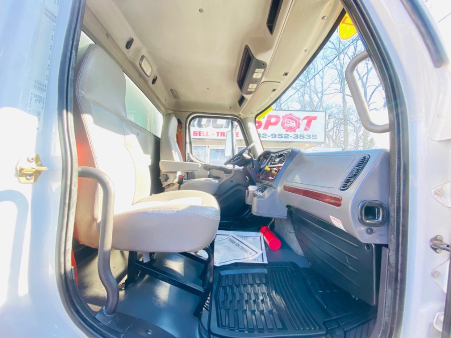 2007 Freightliner M2 106 26 FEET DRY BOX + LIFT GATE + NO CDL, available for sale in South Amboy, New Jersey | NJ Truck Spot. South Amboy, New Jersey 2007 Freightliner M2 106 26 FEET DRY BOX + LIFT GATE + NO CDL, available for sale in South Amboy, New Jersey | NJ Truck Spot. South Amboy, New Jersey