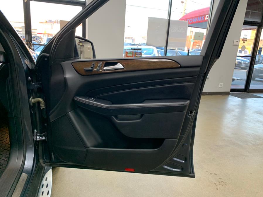 2015 Mercedes-Benz M-Class 4MATIC 4dr ML350, available for sale in Inwood, New York | 5 Towns Drive. Inwood, New York 2015 Mercedes-Benz M-Class 4MATIC 4dr ML350, available for sale in Inwood, New York | 5 Towns Drive. Inwood, New York