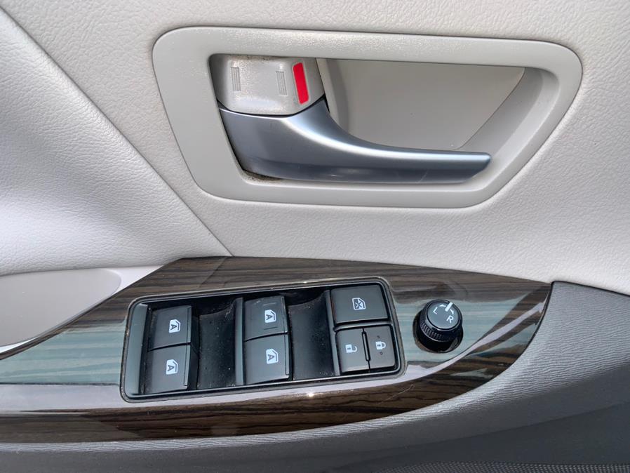 Used Toyota Sienna XLE Premium FWD 8-Passenger (Natl) 2017 | European Auto Expo. Lodi, New Jersey Used Toyota Sienna XLE Premium FWD 8-Passenger (Natl) 2017 | European Auto Expo. Lodi, New Jersey