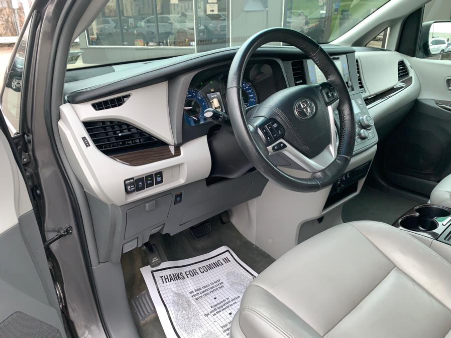 Used Toyota Sienna XLE Premium FWD 8-Passenger (Natl) 2017 | European Auto Expo. Lodi, New Jersey Used Toyota Sienna XLE Premium FWD 8-Passenger (Natl) 2017 | European Auto Expo. Lodi, New Jersey