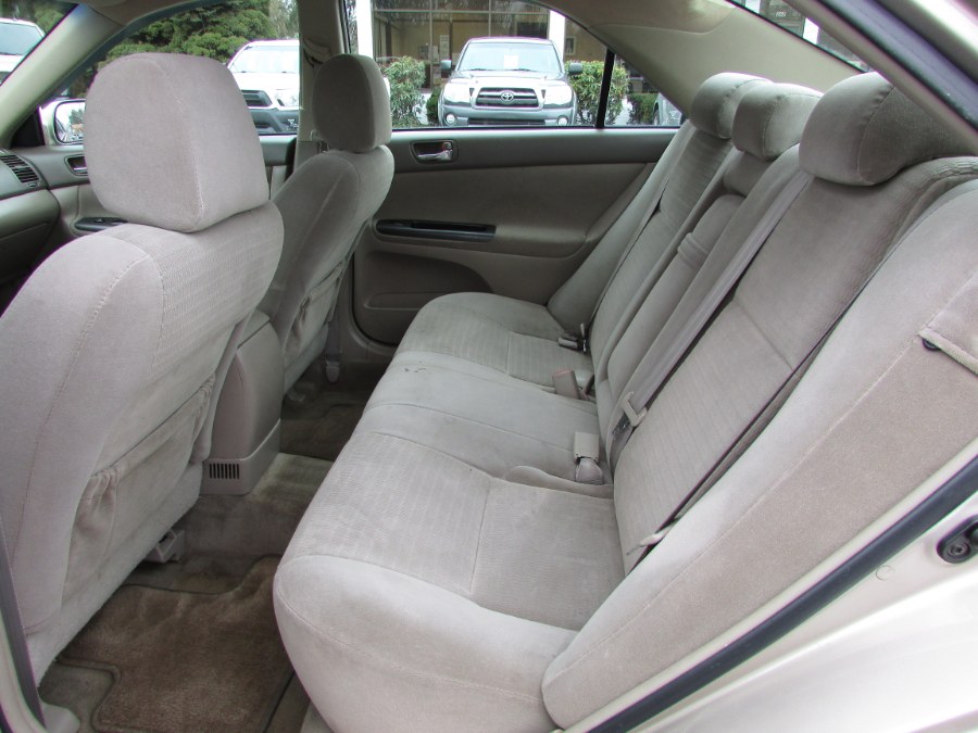 2005 Toyota Camry 4dr Sdn LE Auto (Natl), available for sale in East Windsor, Connecticut | United Auto Sales of E Windsor, Inc. East Windsor, Connecticut 2005 Toyota Camry 4dr Sdn LE Auto (Natl), available for sale in East Windsor, Connecticut | United Auto Sales of E Windsor, Inc. East Windsor, Connecticut