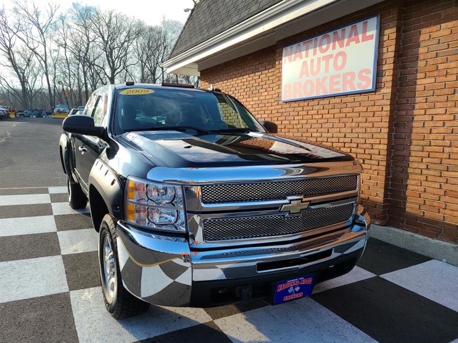 2009 Chevrolet Silverado 2500HD 4WD Ext Cab LT, available for sale in Waterbury, Connecticut | National Auto Brokers, Inc.. Waterbury, Connecticut