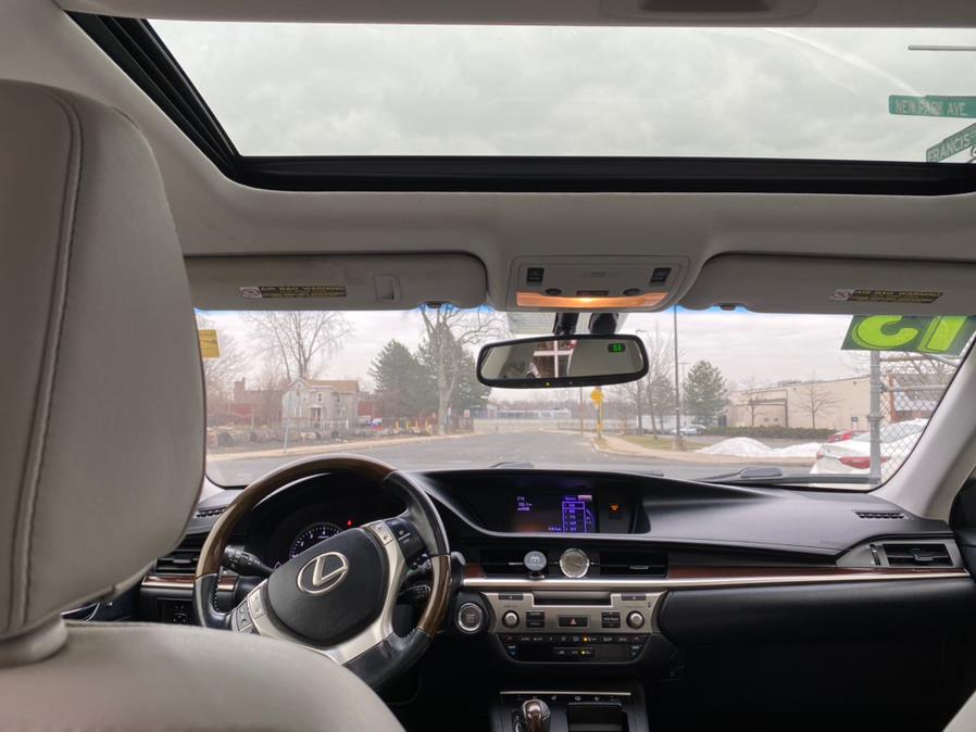 Used Lexus ES 350 4dr Sdn 2013 | VEB Auto Sales. Hartford, Connecticut Used Lexus ES 350 4dr Sdn 2013 | VEB Auto Sales. Hartford, Connecticut