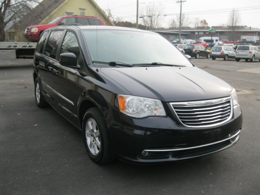 Used Chrysler Town & Country 4dr Wgn Touring 2011 | Automotive Plus. Bristol, Connecticut Used Chrysler Town & Country 4dr Wgn Touring 2011 | Automotive Plus. Bristol, Connecticut