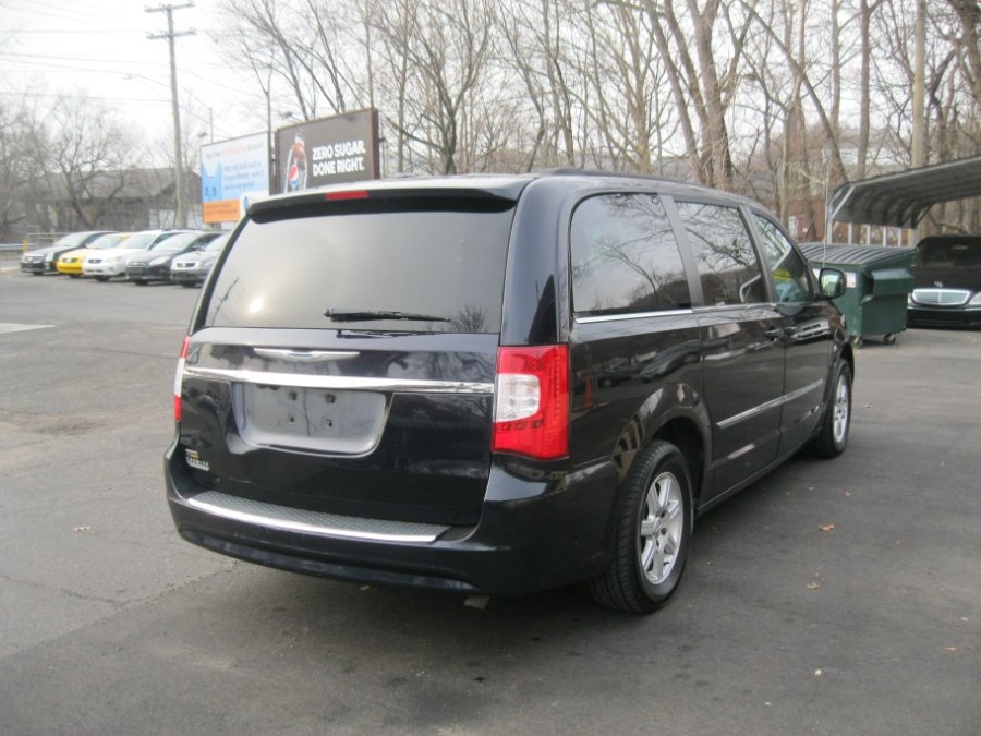 Used Chrysler Town & Country 4dr Wgn Touring 2011 | Automotive Plus. Bristol, Connecticut Used Chrysler Town & Country 4dr Wgn Touring 2011 | Automotive Plus. Bristol, Connecticut