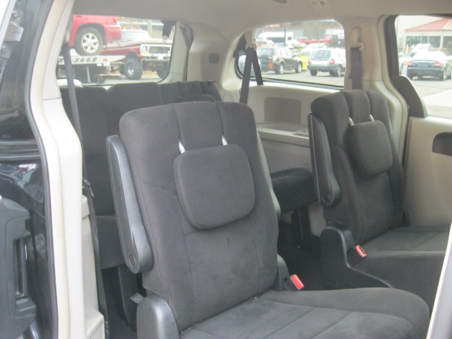 Used Chrysler Town & Country 4dr Wgn Touring 2011 | Automotive Plus. Bristol, Connecticut Used Chrysler Town & Country 4dr Wgn Touring 2011 | Automotive Plus. Bristol, Connecticut