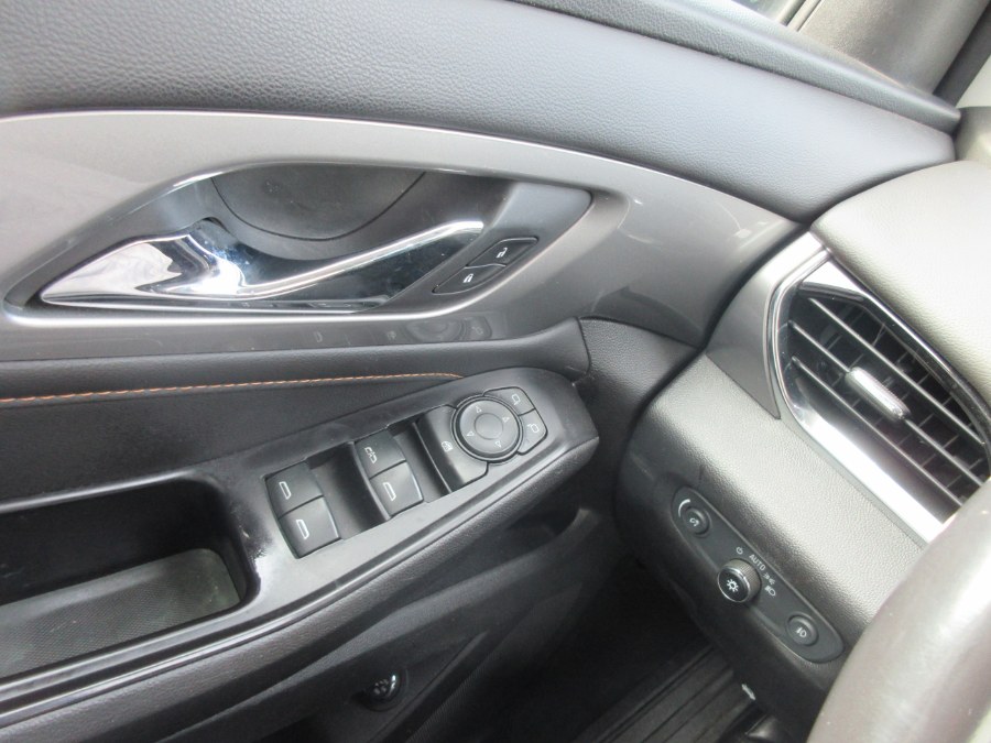 2018 Chevrolet Traverse AWD 4dr LT Cloth w/1LT, available for sale in Linden, New Jersey | Route 27 Auto Mall. Linden, New Jersey 2018 Chevrolet Traverse AWD 4dr LT Cloth w/1LT, available for sale in Linden, New Jersey | Route 27 Auto Mall. Linden, New Jersey