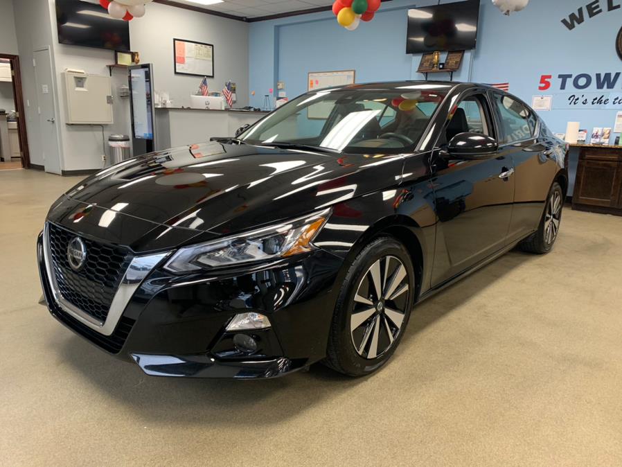 Used Nissan Altima SL 2.5 SL Sedan 2020 | 5 Towns Drive. Inwood, New York Used Nissan Altima SL 2.5 SL Sedan 2020 | 5 Towns Drive. Inwood, New York