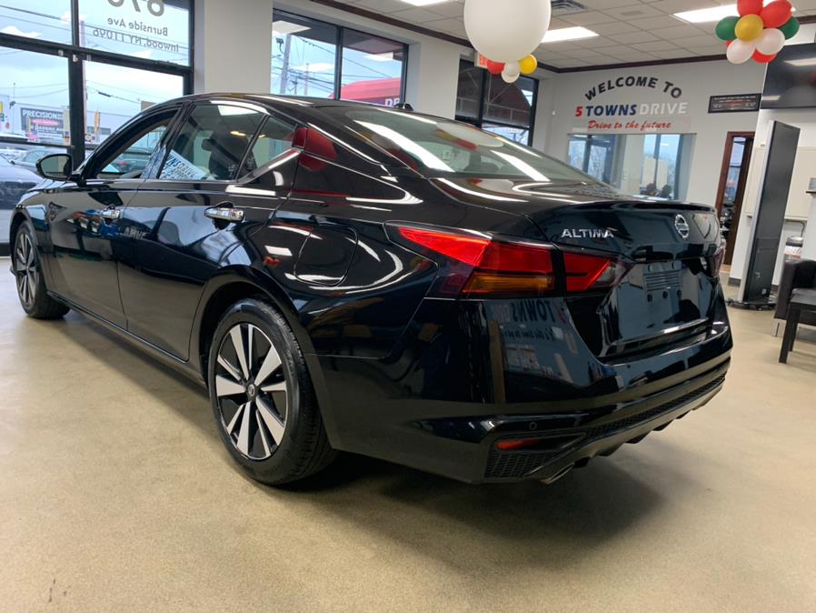 Used Nissan Altima SL 2.5 SL Sedan 2020 | 5 Towns Drive. Inwood, New York Used Nissan Altima SL 2.5 SL Sedan 2020 | 5 Towns Drive. Inwood, New York