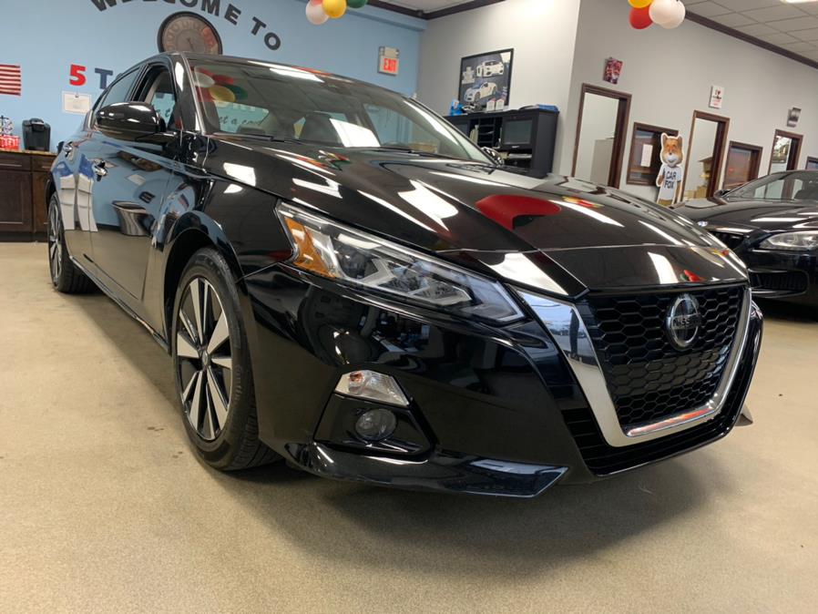 Used Nissan Altima SL 2.5 SL Sedan 2020 | 5 Towns Drive. Inwood, New York Used Nissan Altima SL 2.5 SL Sedan 2020 | 5 Towns Drive. Inwood, New York