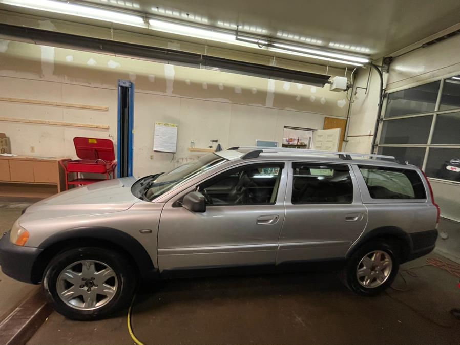 Used Volvo XC70 2.5L Turbo AWD w/Sunroof 2006 | Lava Motors 2 Inc. Canton, Connecticut Used Volvo XC70 2.5L Turbo AWD w/Sunroof 2006 | Lava Motors 2 Inc. Canton, Connecticut