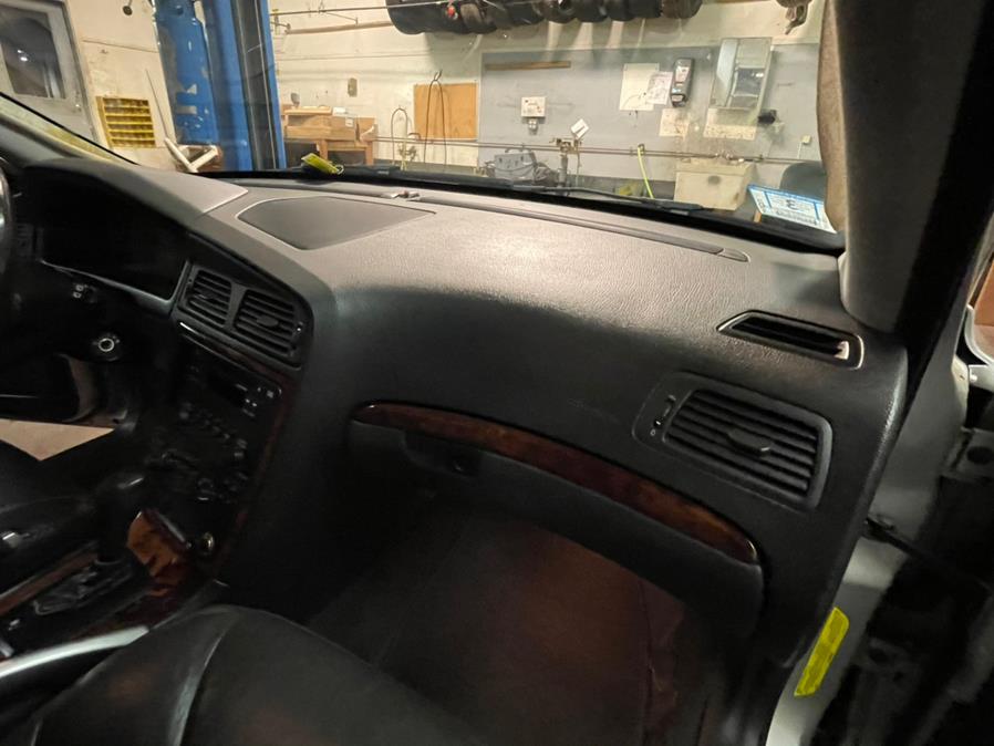 Used Volvo XC70 2.5L Turbo AWD w/Sunroof 2006 | Lava Motors 2 Inc. Canton, Connecticut Used Volvo XC70 2.5L Turbo AWD w/Sunroof 2006 | Lava Motors 2 Inc. Canton, Connecticut