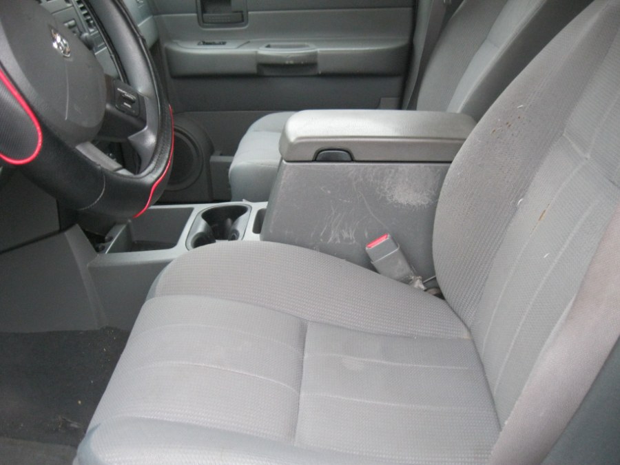 Used Dodge Durango 4dr 4WD SXT 2006 | Automotive Plus. Bristol, Connecticut Used Dodge Durango 4dr 4WD SXT 2006 | Automotive Plus. Bristol, Connecticut