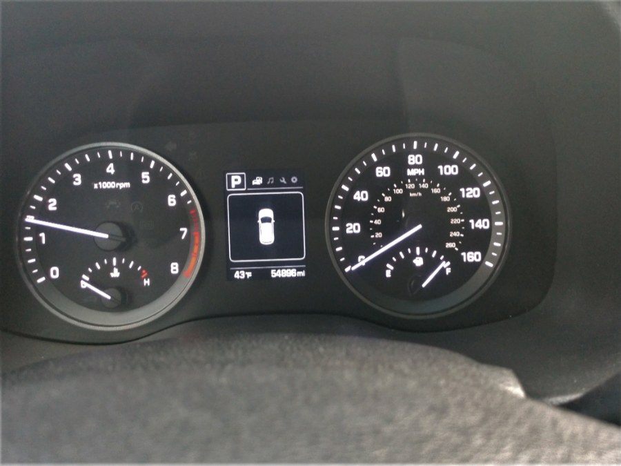 2017 Hyundai Tucson SE FWD, available for sale in COPIAGUE, New York | Warwick Auto Sales Inc. COPIAGUE, New York 2017 Hyundai Tucson SE FWD, available for sale in COPIAGUE, New York | Warwick Auto Sales Inc. COPIAGUE, New York