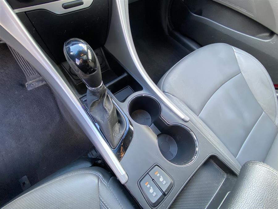 2012 Hyundai Sonata 4dr Sdn 2.4L Auto Limited, available for sale in Stratford, Connecticut | Wiz Leasing Inc. Stratford, Connecticut 2012 Hyundai Sonata 4dr Sdn 2.4L Auto Limited, available for sale in Stratford, Connecticut | Wiz Leasing Inc. Stratford, Connecticut
