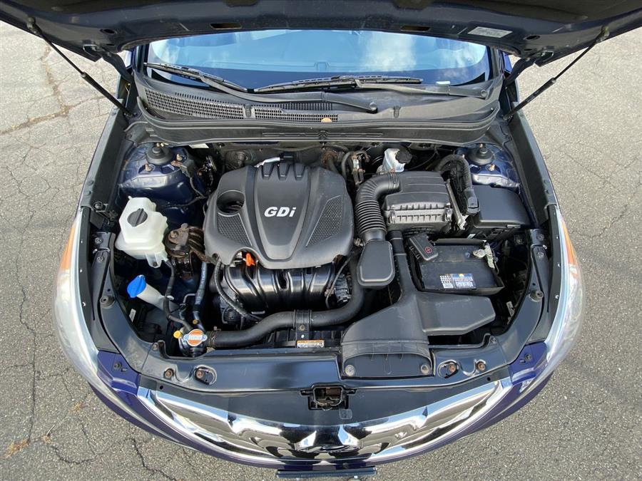 2012 Hyundai Sonata 4dr Sdn 2.4L Auto Limited, available for sale in Stratford, Connecticut | Wiz Leasing Inc. Stratford, Connecticut 2012 Hyundai Sonata 4dr Sdn 2.4L Auto Limited, available for sale in Stratford, Connecticut | Wiz Leasing Inc. Stratford, Connecticut