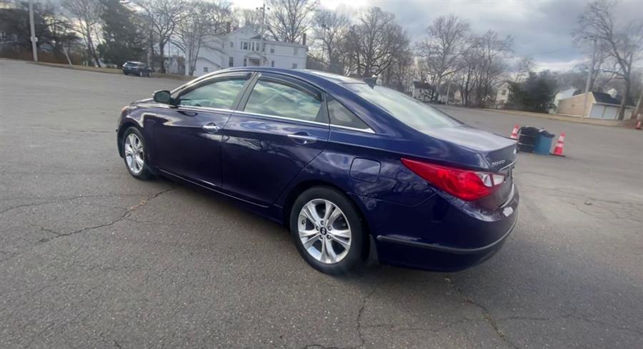 2012 Hyundai Sonata 4dr Sdn 2.4L Auto Limited, available for sale in Stratford, Connecticut | Wiz Leasing Inc. Stratford, Connecticut 2012 Hyundai Sonata 4dr Sdn 2.4L Auto Limited, available for sale in Stratford, Connecticut | Wiz Leasing Inc. Stratford, Connecticut