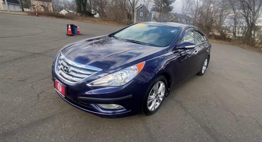 2012 Hyundai Sonata 4dr Sdn 2.4L Auto Limited, available for sale in Stratford, Connecticut | Wiz Leasing Inc. Stratford, Connecticut 2012 Hyundai Sonata 4dr Sdn 2.4L Auto Limited, available for sale in Stratford, Connecticut | Wiz Leasing Inc. Stratford, Connecticut