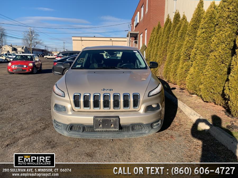 Used Jeep Cherokee 4WD 4dr Sport 2014 | Empire Auto Wholesalers. S.Windsor, Connecticut Used Jeep Cherokee 4WD 4dr Sport 2014 | Empire Auto Wholesalers. S.Windsor, Connecticut
