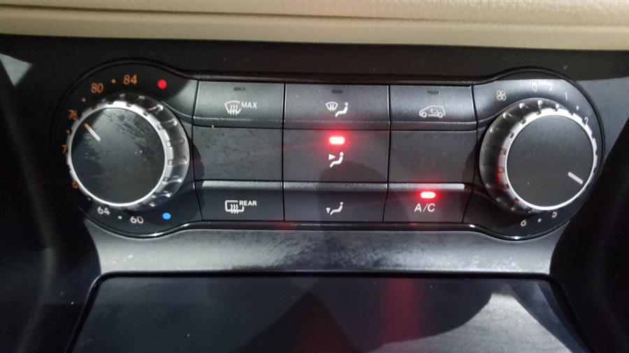 Used Mercedes-Benz CLA-Class 4dr Sdn CLA250 4MATIC 2014 | Dream Car Gallery. Woodbury, New York Used Mercedes-Benz CLA-Class 4dr Sdn CLA250 4MATIC 2014 | Dream Car Gallery. Woodbury, New York