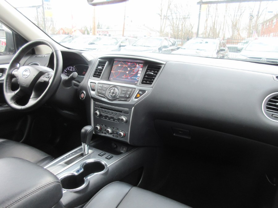 Used Nissan Pathfinder FWD SL 2019 | Route 27 Auto Mall. Linden, New Jersey Used Nissan Pathfinder FWD SL 2019 | Route 27 Auto Mall. Linden, New Jersey