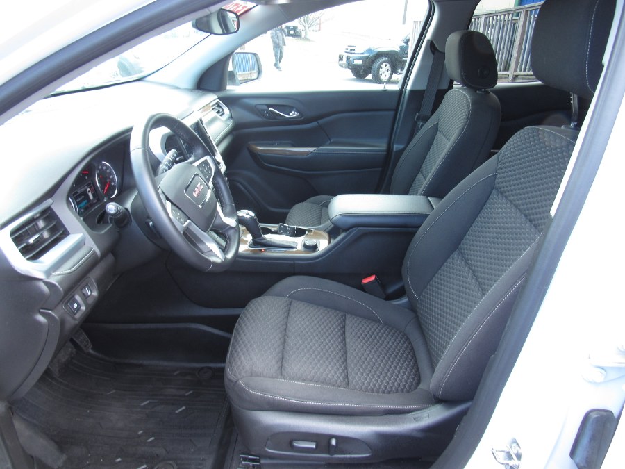 Used GMC Acadia FWD 4dr SLE w/SLE-2 2017 | NJ Used Cars Center. Irvington, New Jersey Used GMC Acadia FWD 4dr SLE w/SLE-2 2017 | NJ Used Cars Center. Irvington, New Jersey