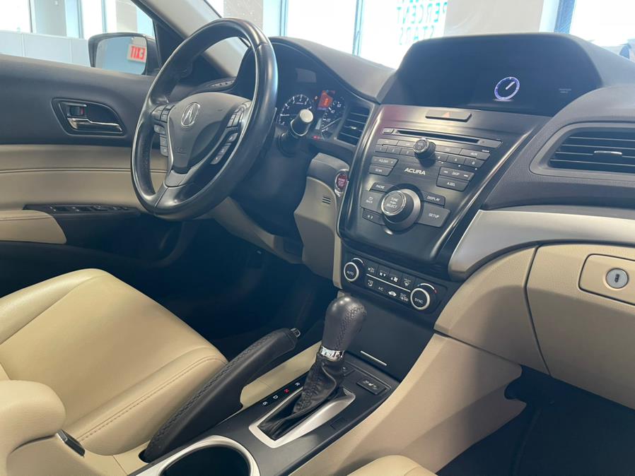 2017 Acura ILX Sedan w/AcuraWatch Plus, available for sale in Inwood, New York | 5 Towns Drive. Inwood, New York 2017 Acura ILX Sedan w/AcuraWatch Plus, available for sale in Inwood, New York | 5 Towns Drive. Inwood, New York