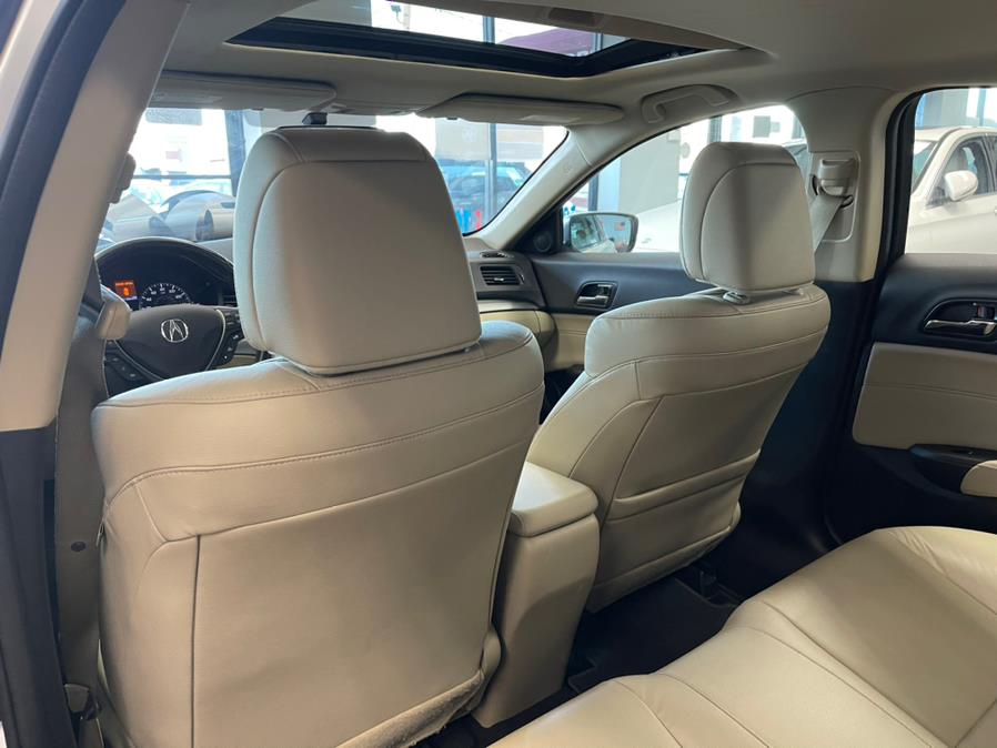 2017 Acura ILX Sedan w/AcuraWatch Plus, available for sale in Inwood, New York | 5 Towns Drive. Inwood, New York 2017 Acura ILX Sedan w/AcuraWatch Plus, available for sale in Inwood, New York | 5 Towns Drive. Inwood, New York