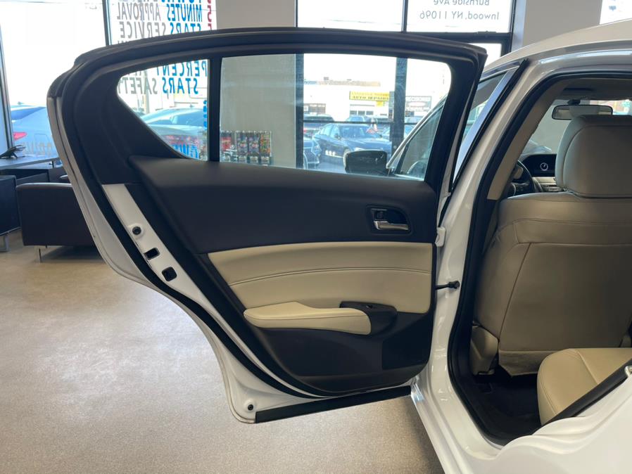 2017 Acura ILX Sedan w/AcuraWatch Plus, available for sale in Inwood, New York | 5 Towns Drive. Inwood, New York 2017 Acura ILX Sedan w/AcuraWatch Plus, available for sale in Inwood, New York | 5 Towns Drive. Inwood, New York
